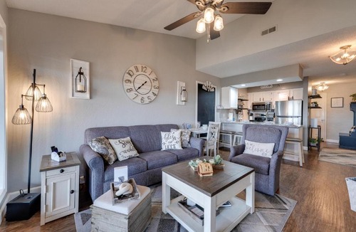 Notch Estates House | 1 Mi to Silver Dollar City: Branson West Condo