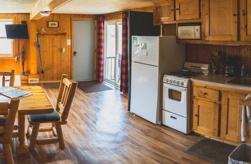 Backus Cabin | 2BR Lakefront Cabin w/Private Launch & Dock