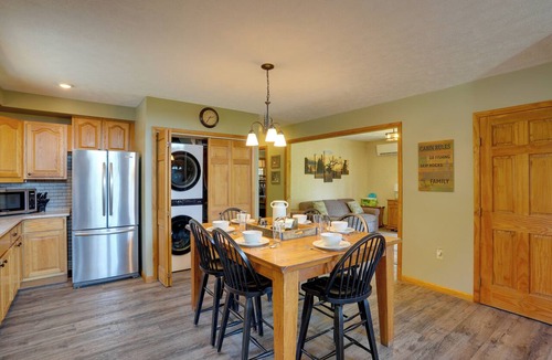 Benezette Cabin | 3-Acre Benezette Cabin: Hot Tub, Grill & Mtn View
