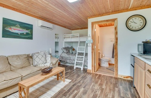 Norfork House | 3 Studio Suites! White River Cabin Compound