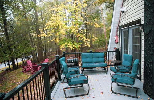 Tobyhanna Cabin | A-Frame: Fire Pit, Deck, grill & Lake Community