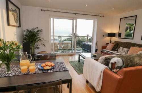 Downderry House | A Stone's Throw