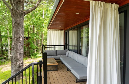 South Algonquin Cabin | Algonquin's Edge Resort | Waterview 2