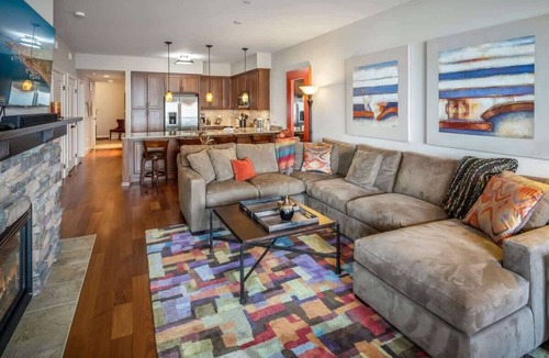 Sandpoint Condo | Beachfront Resort Escape | Pool, Hot Tub Lake Views