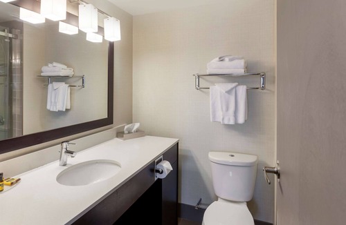 Leamington Hotel | Best Western Plus Leamington Hotel & Conference Centre