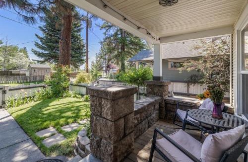 Old Bend House | Bluebird Day - River West