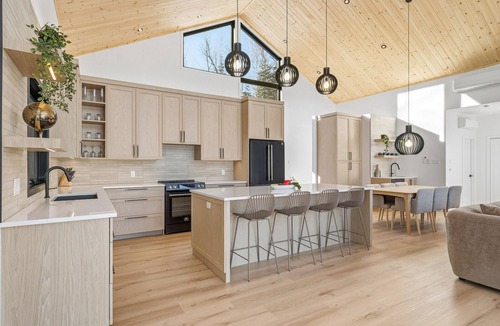Nominingue Ski Chalet | BOREAL WOLF