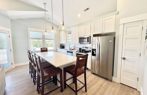 Corolla Light Condo | Cast A Wave | Steps to Beach & Pool