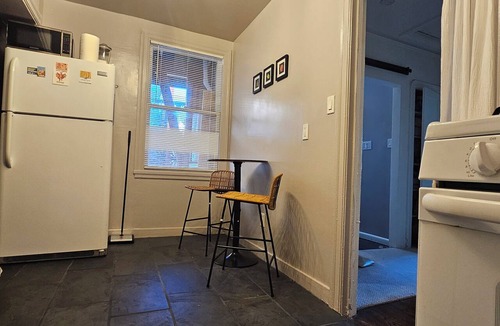 Northwest Berkeley House | Charming 1920s Westbrae Berkeley Cottage with Soaking Tub! Walk to BART & Parks