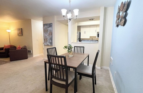 Bridle Trails Condo | Charming Cozy Microsoft Bellevue Condo - 1 Bedroom