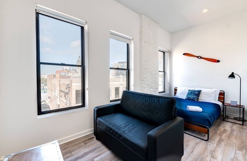River West Apartment | Chicago Third Floor Studio by 747 Lofts