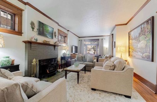 Moose Jaw House | Clifton House - Spacious 5 Bedroom Character Home