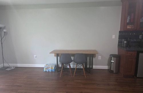 Ashburn House | Comfortable private retreat in the Ashburn, VA