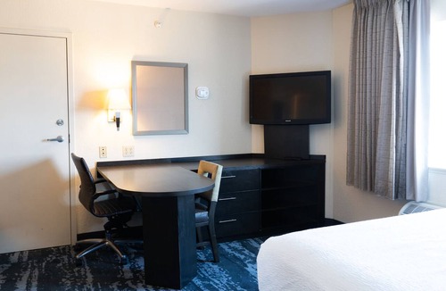 Richfield Hotel | Coratel Suites Extend Stay MSP Airport-Queen Studio Suites Kitchenette NS