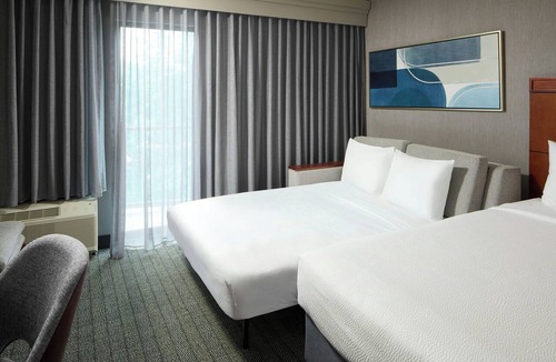 Waldorf Hotel | Courtyard Marriott Waldorf