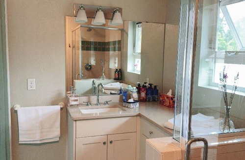Bothell House | Cozy, Quiet, Bothell River House