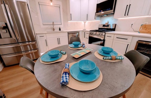 Mount Berry House | Custom Design, Kitchen King Beds Laundry Large TVs