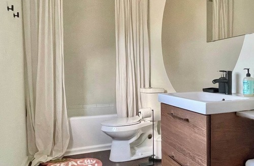Cedar Creek Apartment | Cute Studio Apt on 8 Acres - Near COTA & Austin