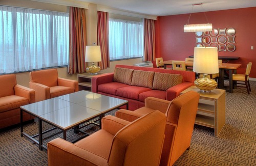 Chesterfield Hotel | DoubleTree by Hilton Hotel St. Louis - Chesterfield