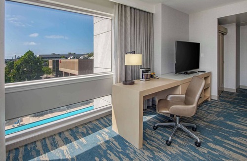 El Segundo Hotel | DoubleTree by Hilton LAX - El Segundo