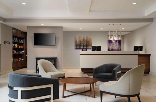 Moon Township Hotel | DoubleTree by Hilton Pittsburgh Airport