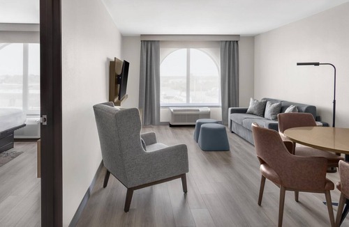 Bentonville - Fayetteville Hotel | DoubleTree by Hilton Springdale