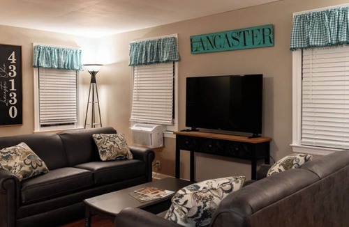 Lancaster Apartment | Downtown Lancaster~”A Sweet Suite” New Listing!
