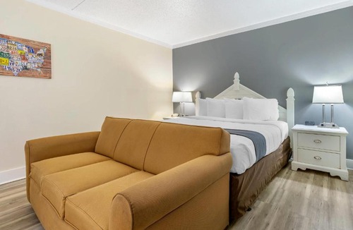 Conway Cabin | Econo Lodge Conway Central