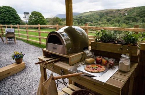 Bont Newydd Cabin | Elephant View Shepherds Hut