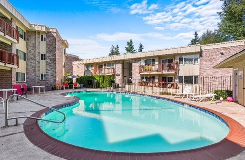Everett Condo | Everett View Ridge Area Condo