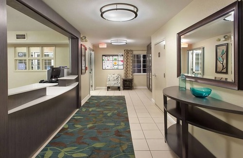 Warren Apartment | Experience Spacious Suites & Modern Amenities in Warren! Kitchen Available!