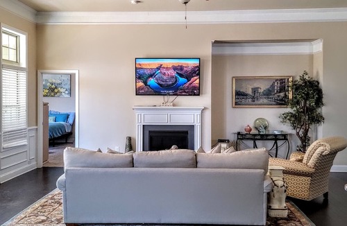 Duncan House | Extended Stay Executive Rental ready for you Centrally located