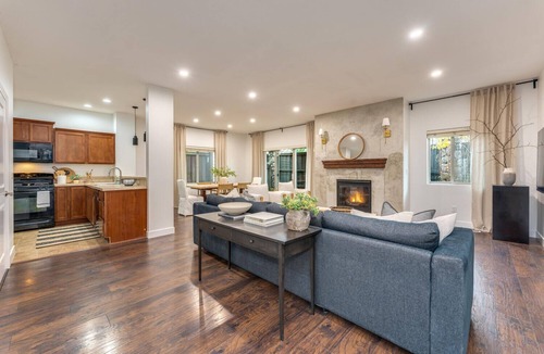 Hazel Dell House | Gorgeously Designed Entire Home!
