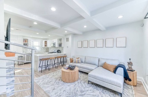 Anacostia House | Group-Friendly DC Stay | 3BR + Free Street Parking