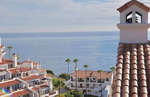 Avalon Condo | Hamilton Cove With Zero Steps and Golf Cart