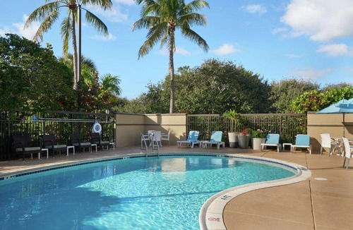 Juno Beach Hotel | Hampton Inn Juno Beach