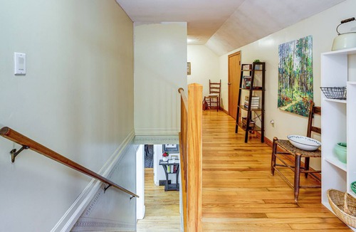 Hampton Hill Historic District Cottage | Hampton 'quiet Corner Cottage' w/Fireplace & Yard