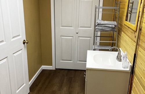 Red Jacket Cabin | Hatfield’s Lodging LLC, in the heart of Hatfield McCoy trail system.