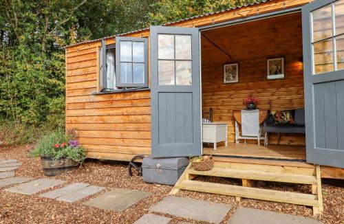 Newton Saint Cyres House | Hideaway Cabin