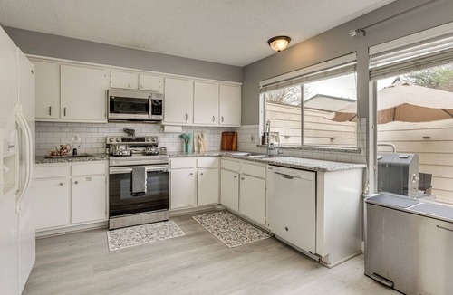 Clodine House | Houston Family Retreat w/Patio: Near Downtown!