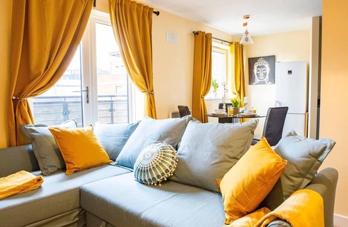 Wolverhampton Apartment | Inviting 2-Bed Apartment in Wolverhampton