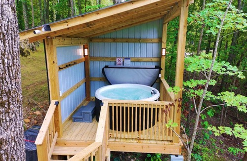 Celina Cabin | Jacuzzi! Sunset Views! Peaceful! 2bed/2bath - NEW Listing!