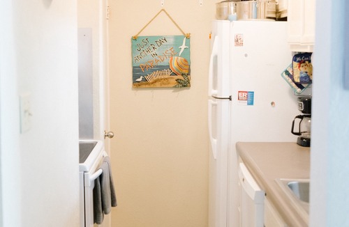 Sailhouse Condo | Katz Kozy Condo Poolside & Steps Away From Pier Townhouse Style 2BR/2BA