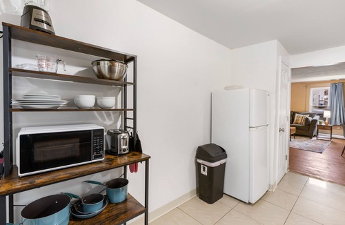 Poughkeepsie Apartment | King Bed Private Parking Fast Internet