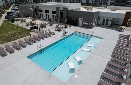 Cartersburg Apartment | Landing | Chic 2BD, Pool, Gym