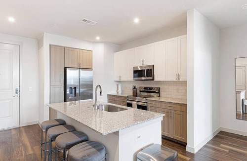 Fate Apartment | Landing | Chic 2BD, Pool, Clubhouse