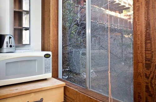 Berkeley Apartment | Large Deck View Condo, Above Uc's Memorial Stadium In Berkeley