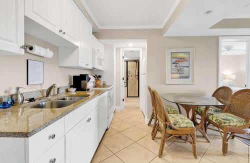 North Litchfield Beach Condo | Litchfield 1BR Summer House Delight