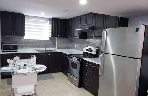 Mount Pleasant Apartment | Luxurious Apt 2BRs+1BA Spacious Modern, w. parking