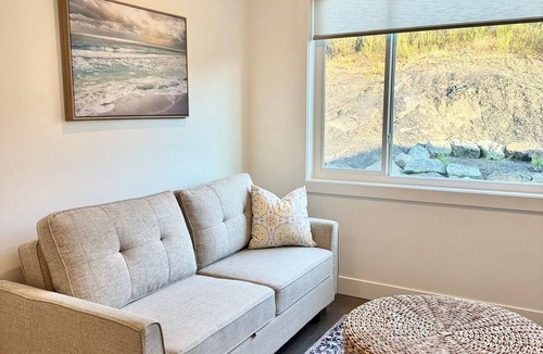Duncan Apartment | Maple Bay Hideaway suite NEW - 1 Bed 1 bath in Maple Bay